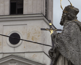 Tři sochy ve Veselí projdou rekonzervací
