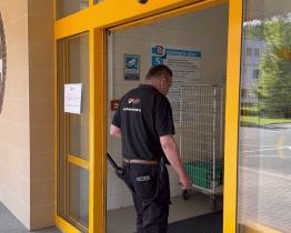 Vsetínská nemocnice řeší konflikty s podnapilými a agresivními osobami zavedením ostrahy