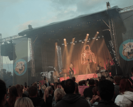 Energie pro kulturu nabídla Ewu Farnou i divadlo