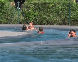 Sezona na letním koupališti se v Hodoníně kvůli počasí rozjíždí pozvolna