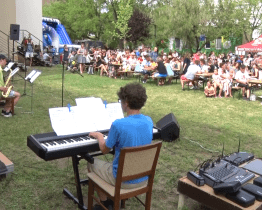 Základní umělecká škola se se školním rokem rozloučila zahradní slavností