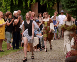 Den otevřených dveří Umprumky doprovodila módní přehlídka