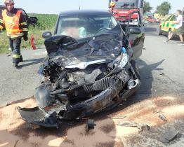 U Troubek na Kroměřížsku se srazila dvě auta. Na místě byli tři zranění