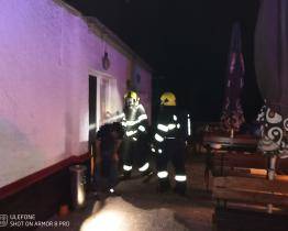 Ve Valašských Kloboukách hořelo v rekreační budově, dva lidé skončili v nemocnici