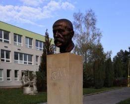 V Otrokovicích někdo ukradl bustu T. G. Masaryka