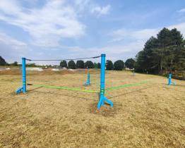 Free-time zóna na otrokovických Trávníkách má novou slackline dráhu a parkourové hřiště