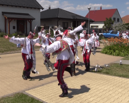 Čtyřdenní hodové veselí v Lužicích zahájil večer pod zeleným