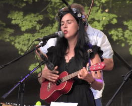 Zámecký park hostil minifestival Folk v parku