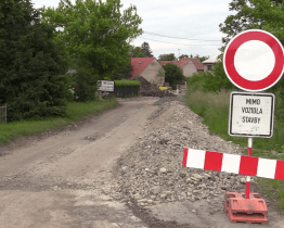 Zlínský kraj opravuje silnici a staví nový most v obci Libosváry