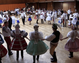 Svatovavřinecké hody zahnal déšť do Domu kultury