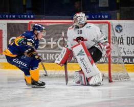 Berani po porážce ve Znojmě klesli na poslední místo, Vsetín vládne Chance lize 