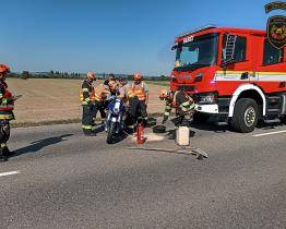 Tragická nehoda na Kroměřížsku. Srážku s osobním automobilem nepřežil 46letý motorkář
