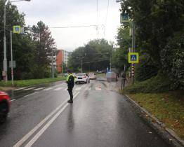Řidička srazila na Jižních Svazích sedmnáctiletého chodce. Ve tmě si ho nevšimla