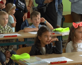 Do školních lavic letos v Hodoníně usedlo na dvě stě třicet prvňáčků