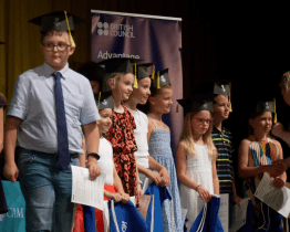 Děti ze ZŠ Unesco si převzaly jazykové certifikáty