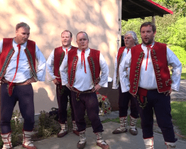 Zahradní slavnost rozveselila klienty rožnovského domova pro seniory