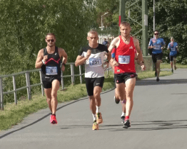 Velkým Meziříčím běželo přes 200 závodníků