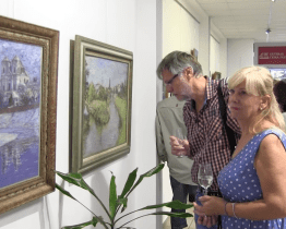 Tomáš Bublák vystavuje obrazy rodného města