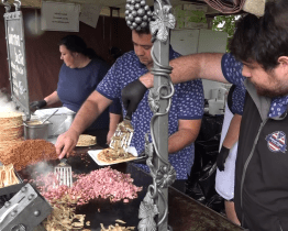 Chutím a vůním vévodily na Rochusu luštěniny a uzené