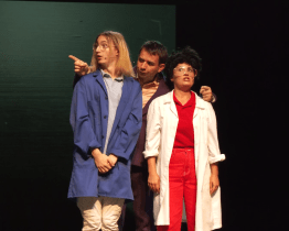 Pohádka o stvoření je plná magie a hravosti