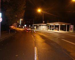 Opilý motorkář bez přilby způsobil nehodu v centru Zlína. Nadýchal tři promile