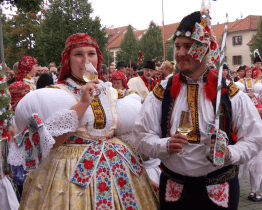 Michalské slavnosti spojily několik souborů i muzik