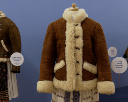 Originální výstava Slováckého muzea návštěvníky zahřeje