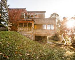 Ve dvou podzimních termínech můžete navštívit Zikmundovu a Baťovu vilu v jeden den