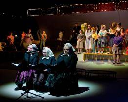 Legendární Erbenova Kytice přijede do zlínského divadla s pouťovými atrakcemi