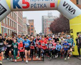 Na běžecké tratě Kovářské pětky se mohou vydat dospělí, děti i začátečníci