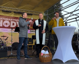 Zlínské náměstí Míru zaplnila Svatomartinská vína a pečené husy