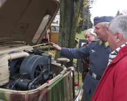 Den válečných veteránů měl připravenou polní kuchyni i hry pro děti