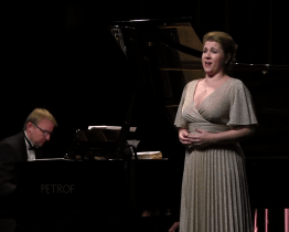 Na koncertu k 17. listopadu ve Veselí nad Moravou vystoupila Kateřina Kněžíková