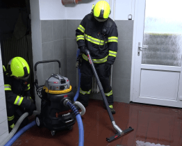 Profesionální hasiči získali od Uherského Hradiště speciální vysavač