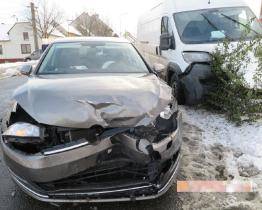 Ve Slavkově se srazila tři vozidla. Viník nehody byl pod vlivem alkoholu