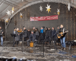 Vánoční strom svítí i letos na náměstí Svobody