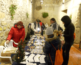 Hradní vánoční jarmark ukázal i dřevěný betlém z Lukova