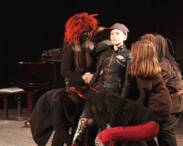 Mikulášskou besídku ZUŠky narušoval jeden z návštěvníků