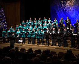 Vánoční koncert sboru Dvořák rozezněl Dům kultury