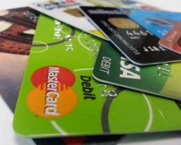 Za hodinu bylo vymalováno. Muž během telefonátu s údajným bankéřem přišel o 345 tisíc korun