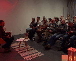 V rožnovské knihovně se při Černé hodince četly příběhy z dob našich předků