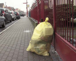 Rodinné domy mohou opět využít pytlový svoz papíru a plastů 