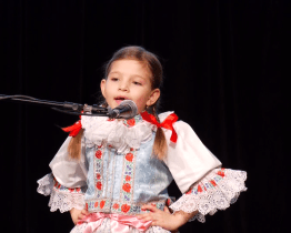 Zpěváčci lidových písní se mohou hlásit na přehlídku Zazpívej, slavíčku