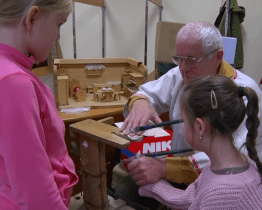 Hračkářská dílna děti seznámila s životem na gruntě