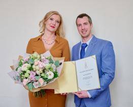 Cenu primátora získala učitelka francouzštiny Iva Adámková