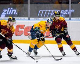 Zlín přetlačil Jihlavu a je ve čtvrtfinále, Vsetín na závěr základní části podlehl Prostějovu