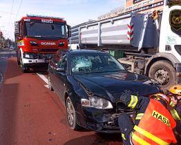 Provoz na hlavním tahu do centra Zlína dopoledne zkomplikovaly dvě nehody