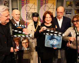 Letošní Salon filmových klapek zahájen! Na vyobrazení nechybí Polívka s Donutilem nebo Jiří Šlitr