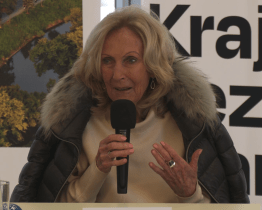 Město i kraj daly Evě Jiřičné k 85. narozeninám netradiční dary