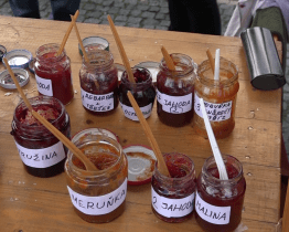 Předvelikonoční jarmark nabídl kulturu, tvoření i košt marmelád